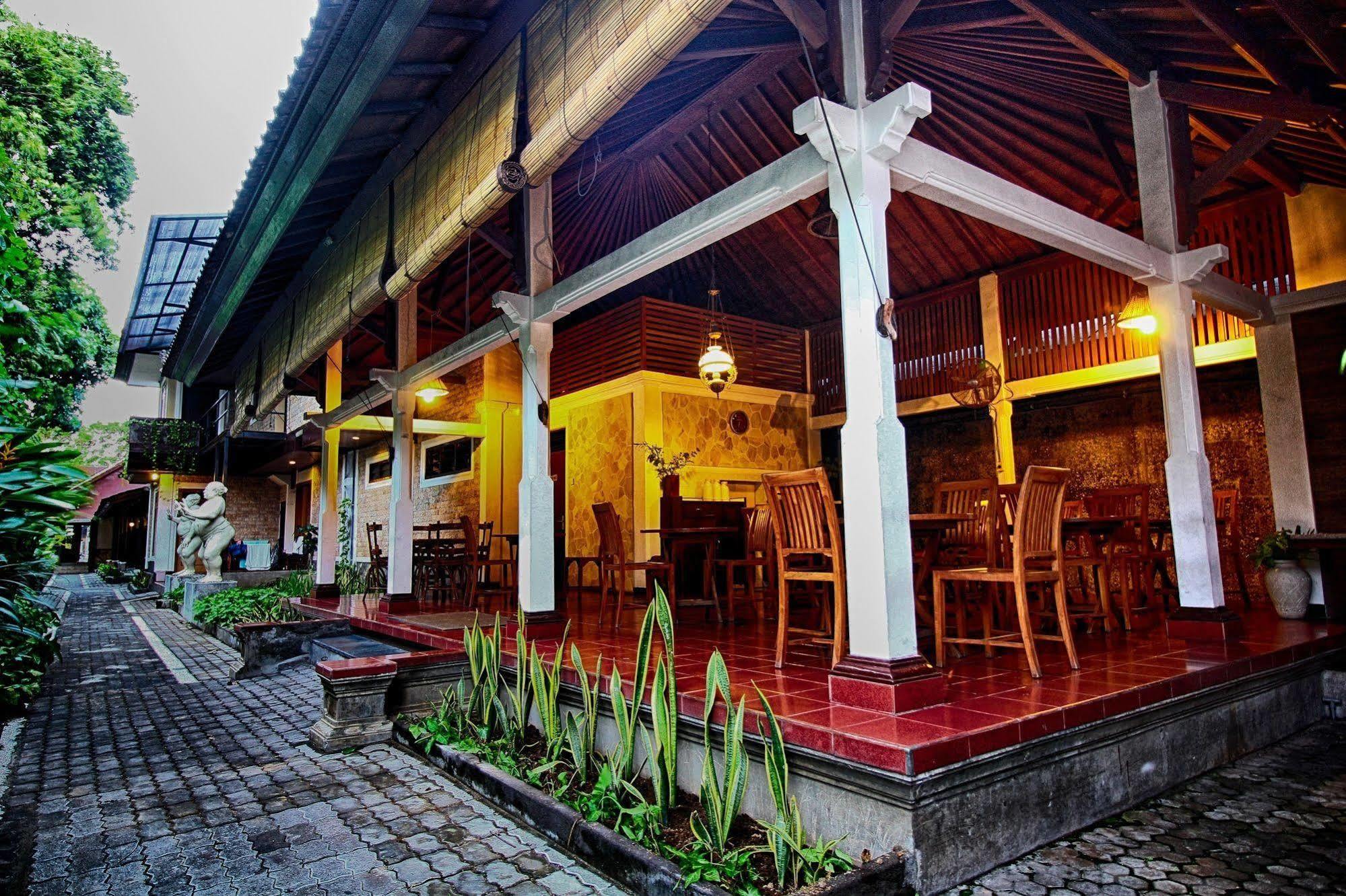Paradiso Beach Inn Kuta  Exterior photo