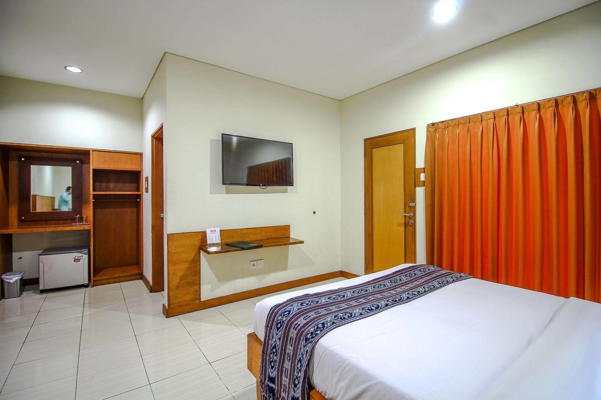Paradiso Beach Inn Kuta  Exterior photo